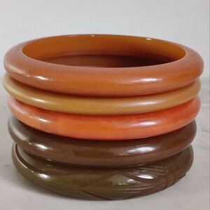 Vintage Five Bakelite Bracelets Set
